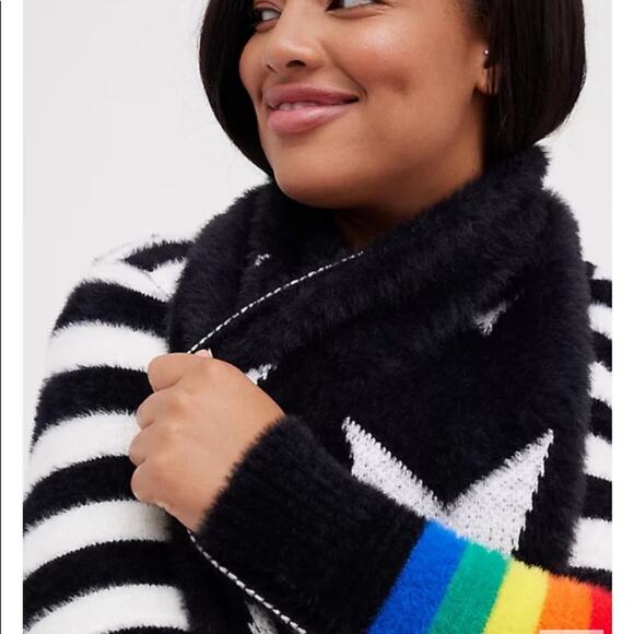 Torrid Black ALLOVER STAR OBLONG SCARF - Picture 6 of 10